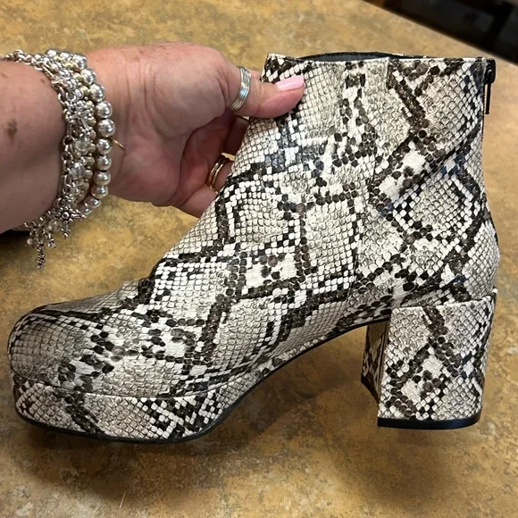 Anthropologie/Farylrobin Platform Snake Boots - Picture 7 of 11